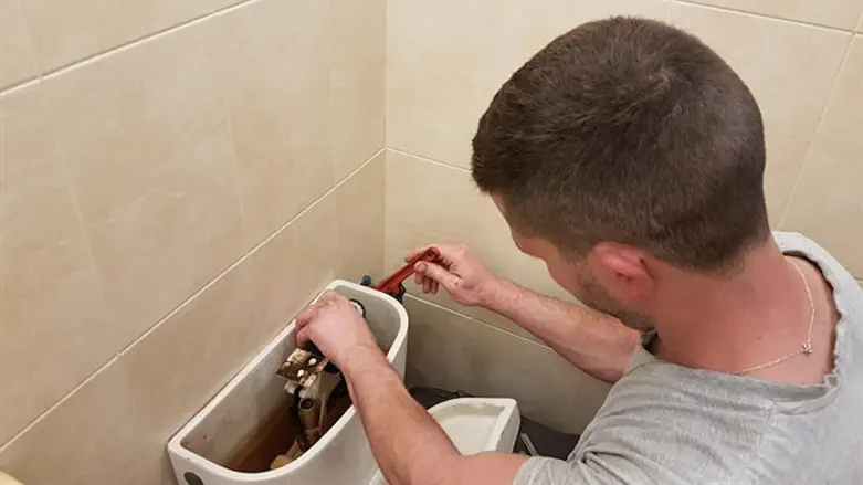 סתימה בשירותים