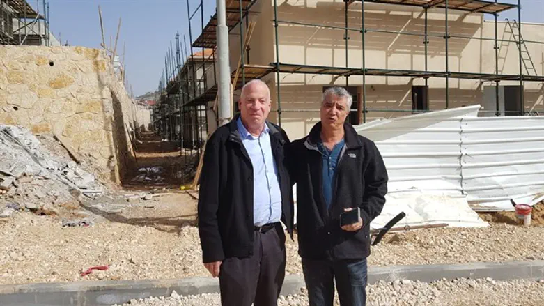 השר אריאל ויגאל להב