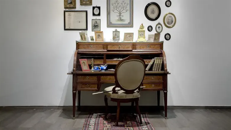 שולחן הכתיבה של הייניריך היינה