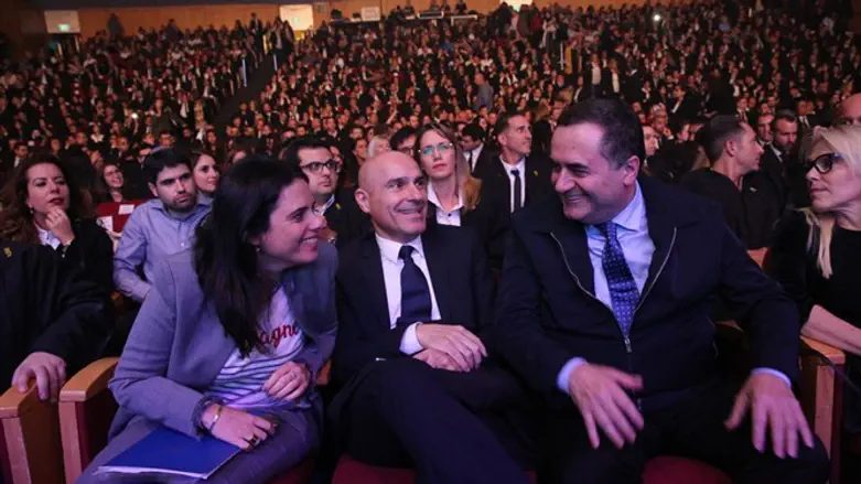 שרת המשפטים שקד והשר ישראל כ"ץ עם יו"ר לשכת עורכי הדין