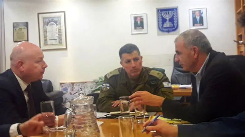 כחלון בפגישתו עם ג'ייסון גרינבלט