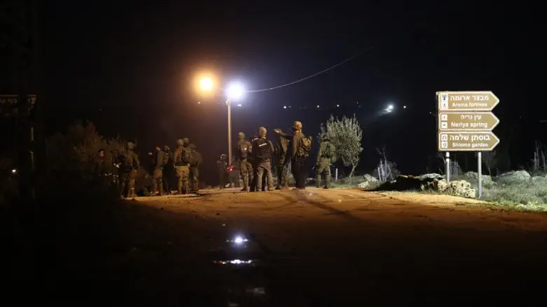 סריקות אחר המחבלים ליד איתמר