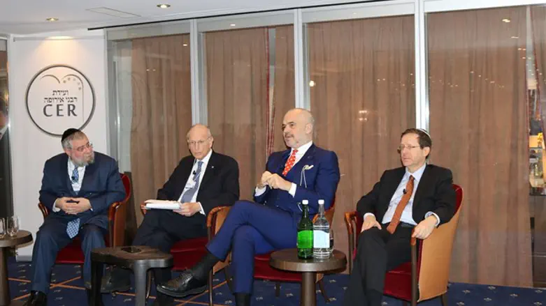 Davos meeting on religion and ethics