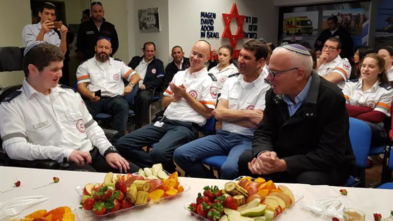 השר אריאל במד"א