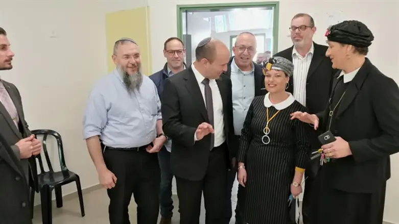 בנט בגוש עציון