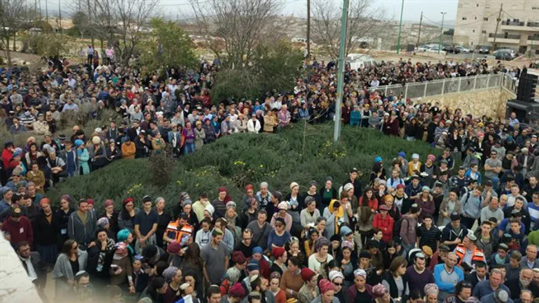 הלווייתו של הרב איתמר בן גל הי"ד