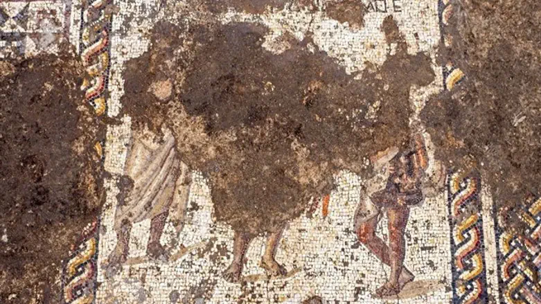 1,800-year-old Roman mosaic uncovered in Caesarea