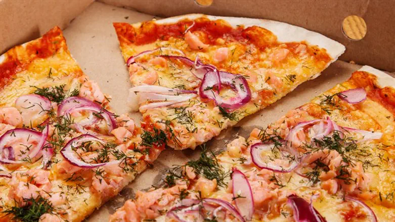 Pizza with salmon