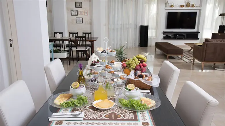 ארוחת בווילה