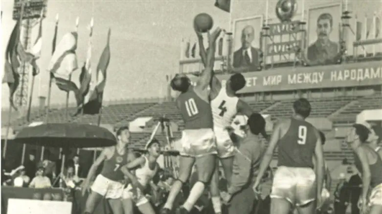 משחק בין נבחרות ישראל וברית המועצות ב-1953