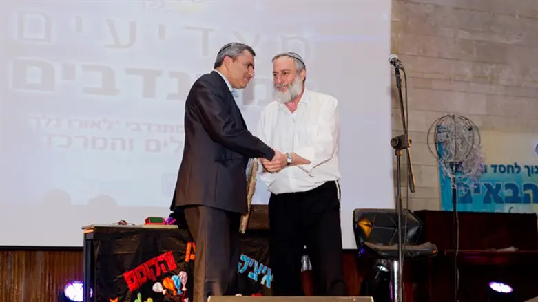 השר אלקין באירוע של "לאורו נלך"