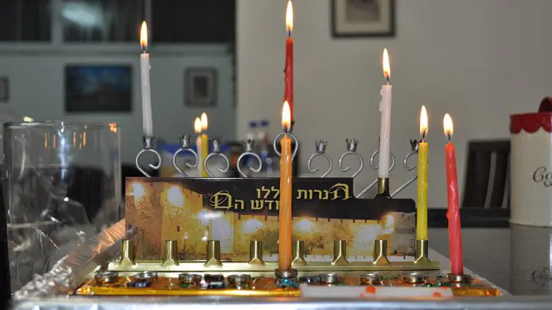 נרות חנוכיה חנוכה