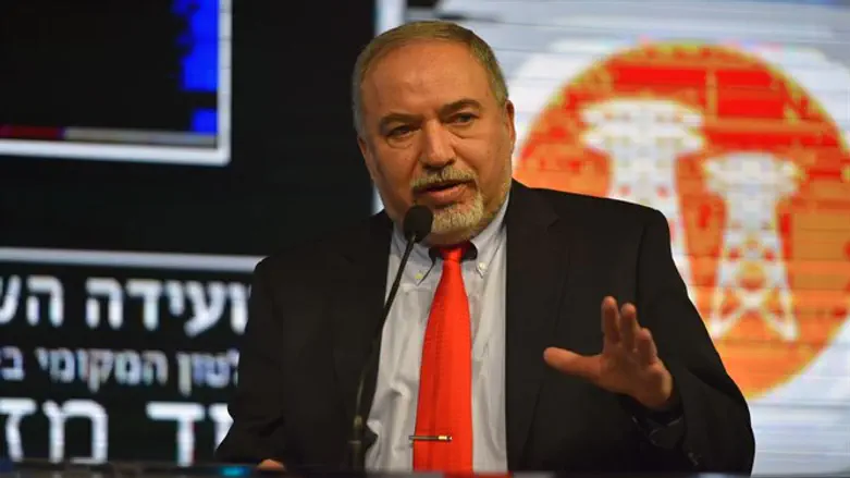 שר הביטחון, אביגדור ליברמן