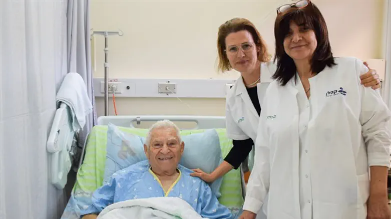 קליין והצוות הרפואי