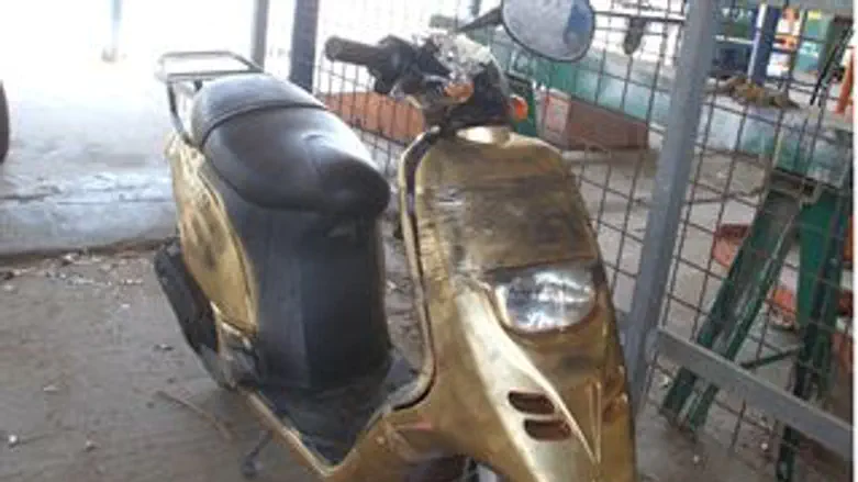 הקטנוע הגנוב