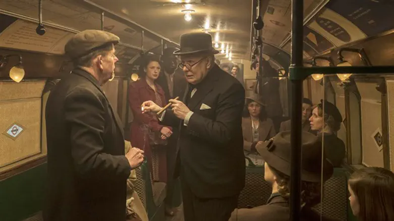 התהילה והזוהר הוסרו כמעט לגמרי. 'שעה אפלה'