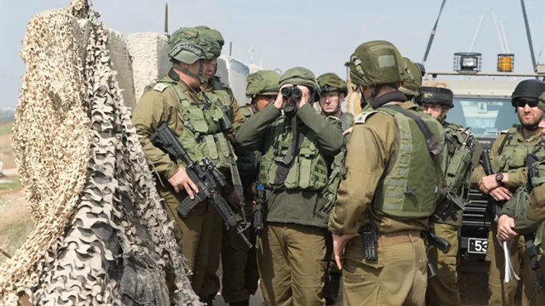 Солдат ЦАХАЛ на границе с сектором Газы