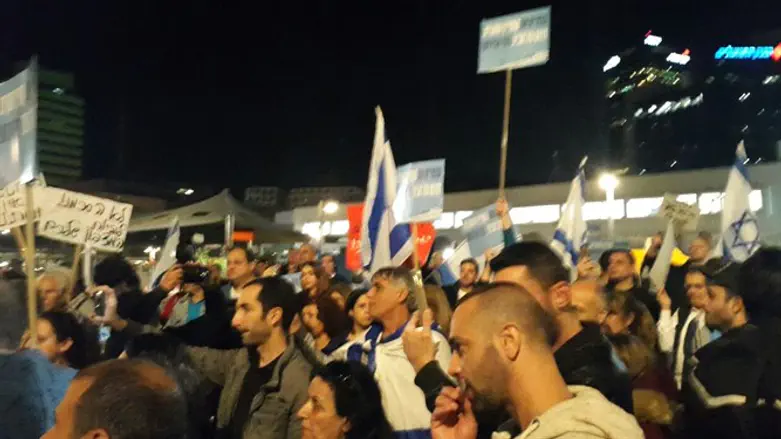 Demonstrating in support of deporting infiltrators