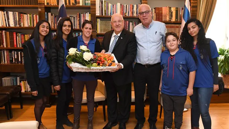 משלוח מנות לנשיא