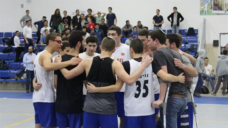 שחקני ישיבת חמ"ד בנ"ע שדה יעקב. בדרך לאליפות?