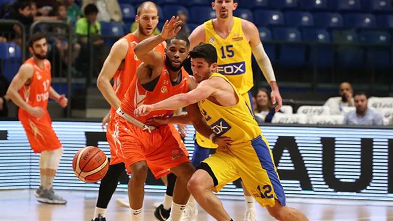 ג'ון דיברתולומיאו מתקשה מול נס ציונה, הערב