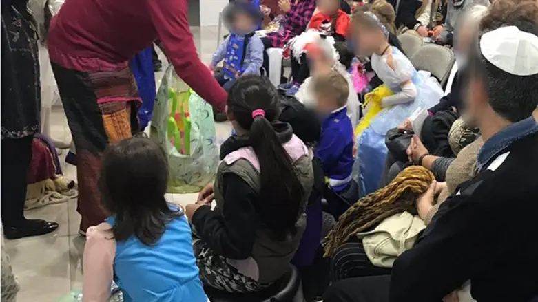 מסיבת פורים של יד לאחים