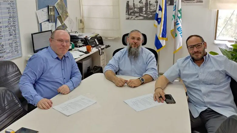 ראש מועצת גוש עציון עם המנכ"ל החדש