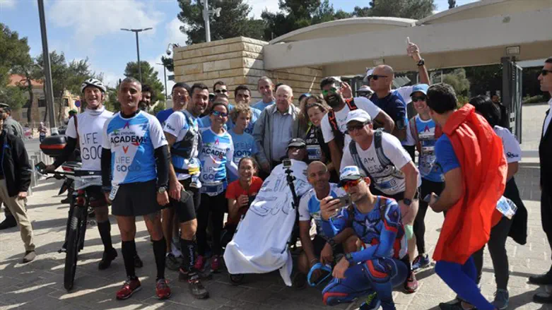הנשיא ריבלין עם שי ראשוני ומלוויו