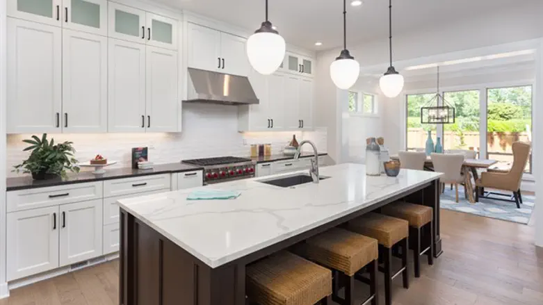 שימוש בשיש במטבח