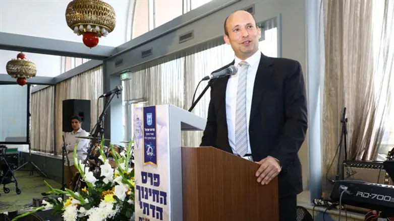 השר נפתלי בנט בהענקת פרס החינוך הדתי