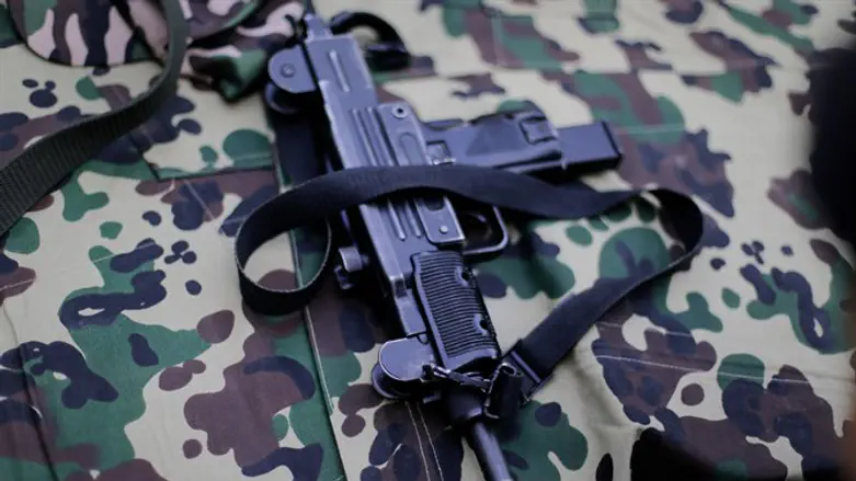 Uzi submachine gun