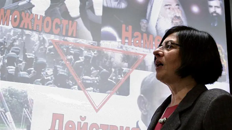 השגרירה אזרי