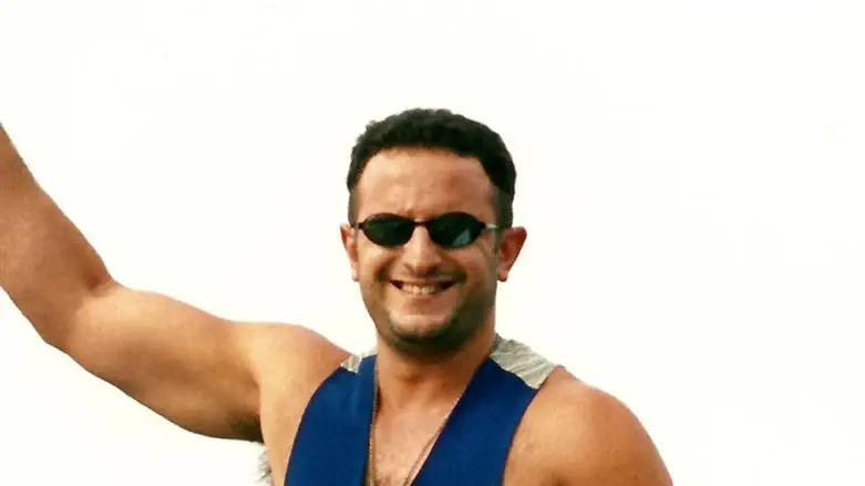 מכחיש. נאור ציון