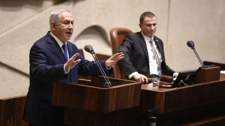 Биньямин Нетаньяху выступает в Кнессете