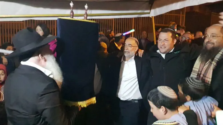 הכנסת ספר התורה בהר ברכה