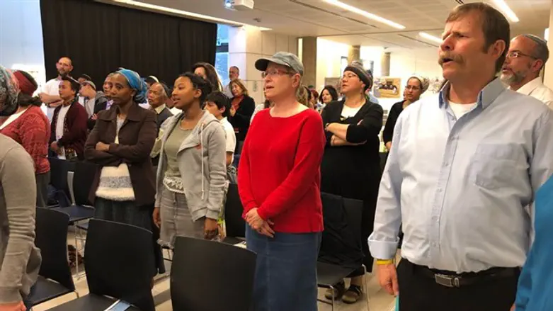 מצדיעים לעולים