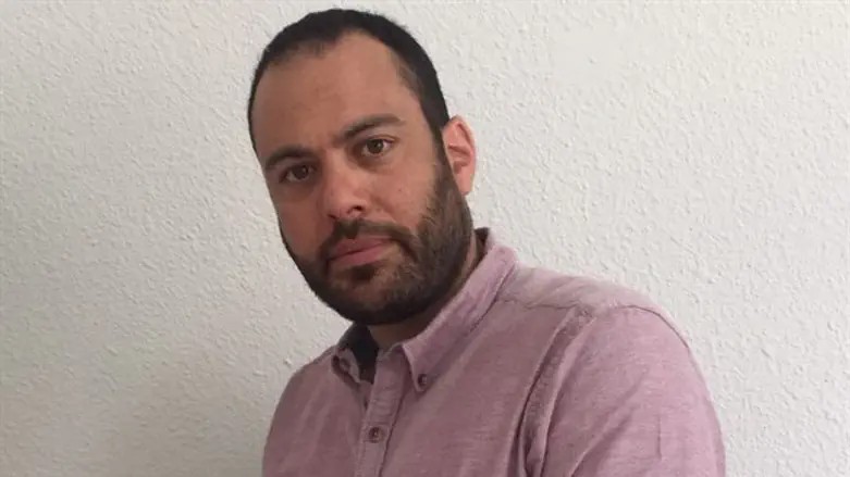 נדב נשרי