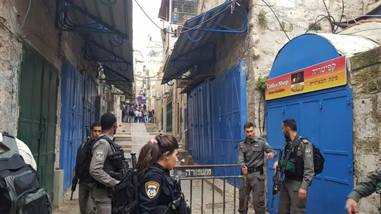 Силы безопасности близ места теракта в Старом городе Иерусалима