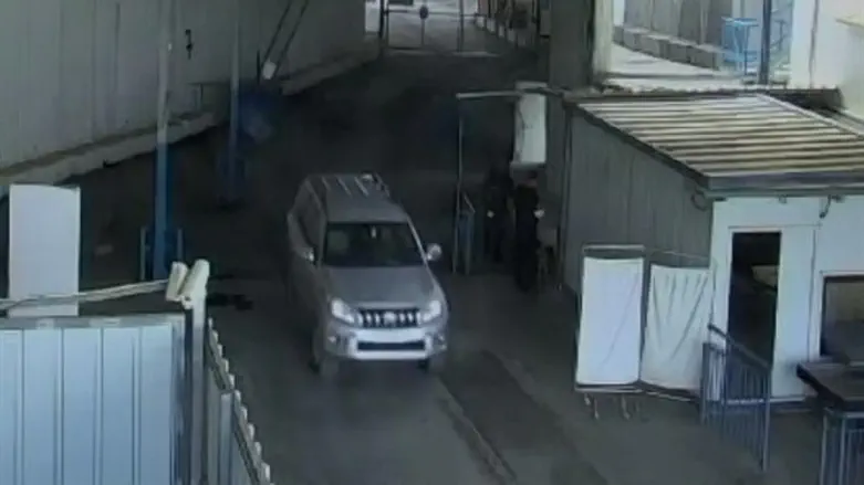 French consulate vehicle used to smuggle arms