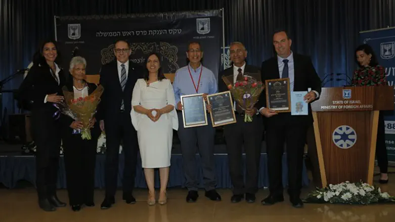 הטקס במעמד השרה גמליאל ומזכיר הממשלה