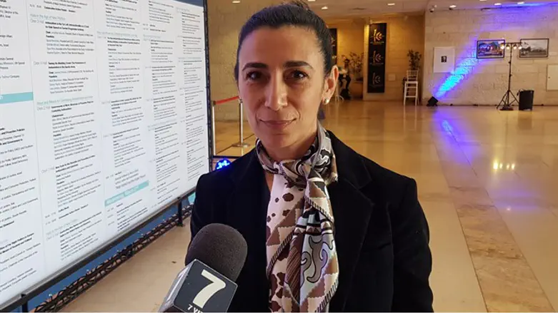 д-р Шарон Назарян