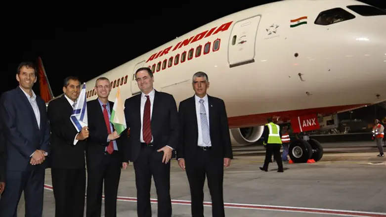 Air India flight welcomed at Ben-Gurion Airport