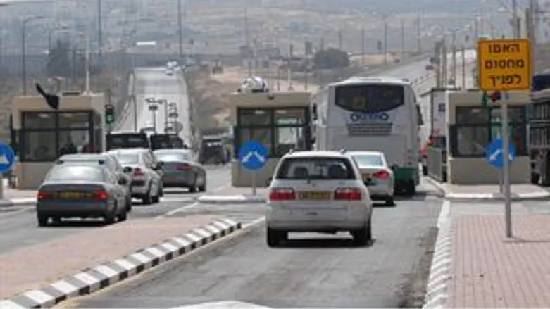 מחסום בכביש 443