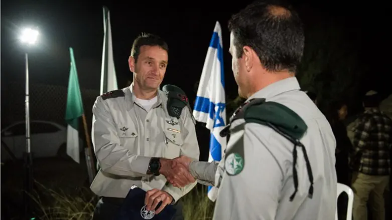 Герцли Халеви и командир.Т.​​​​​​​