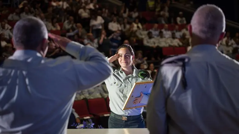 חלוקת אותות ההצטיינות, הערב