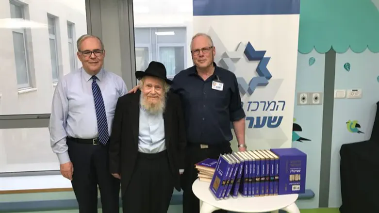 Rabbi Steinzaltz closes circle