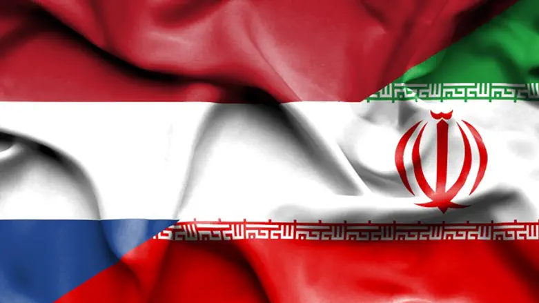 Флаги Голландии и Ирана