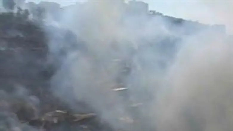 העשן מכסה את הכניסה לעיר