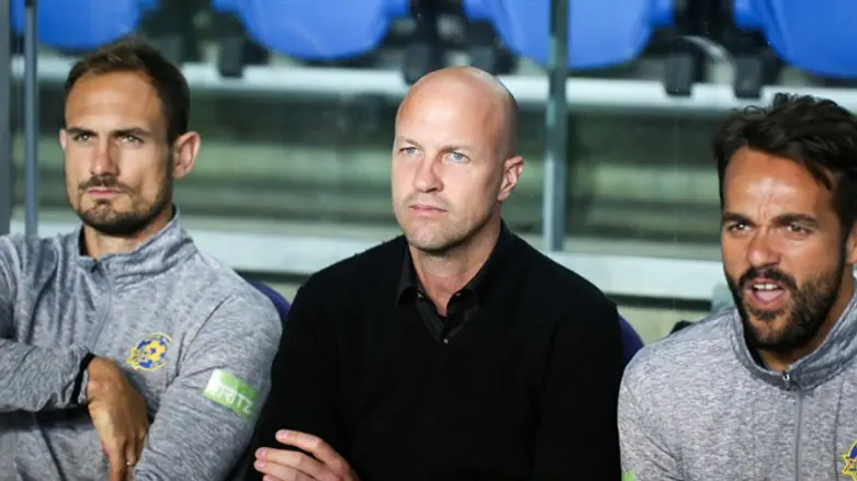 ג'ורדי קרויף לא מרוצה ממה שהוא רואה, הערב