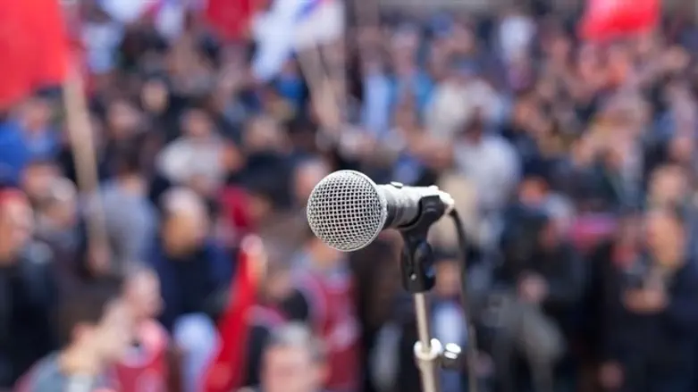 סטנד למיקרופון